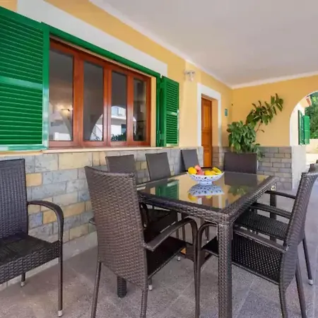 Villa Enchanting With Pool Near *